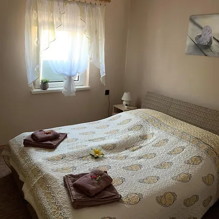 Liliom Apartment Mezokovesd