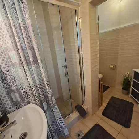 Apartment Liliom Mezokovesd